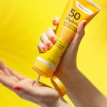 اگر پوست حساسی دارید، چگونه بهترین ضد آفتاب را انتخاب کنید؟ راهنمای ضد آفتاب برای انواع پوست حساس